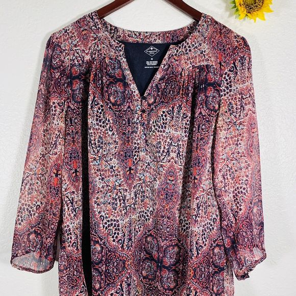 St. John’s Bay Abstract Quarter Button Blouse Size Medium Women’s - Picture 2 of 7